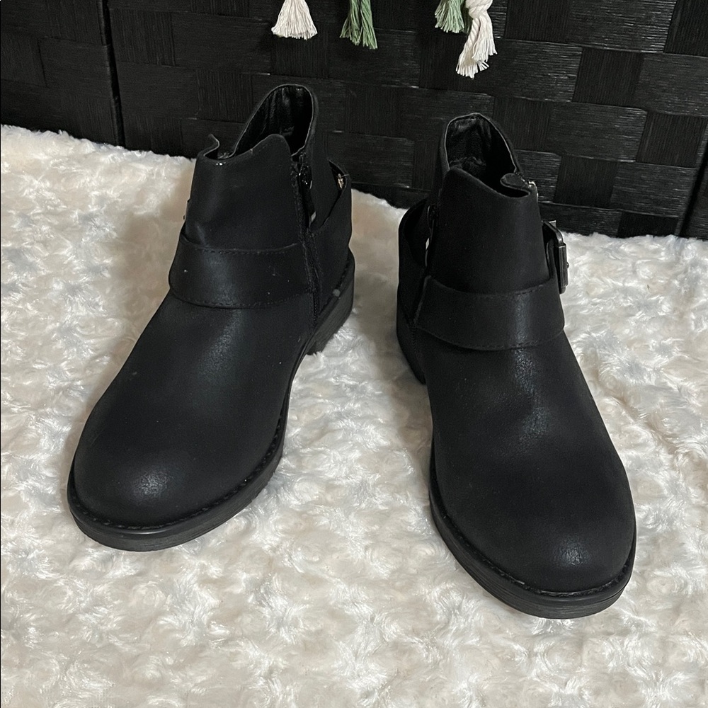 Luoika Ankle Boots Size 7W black